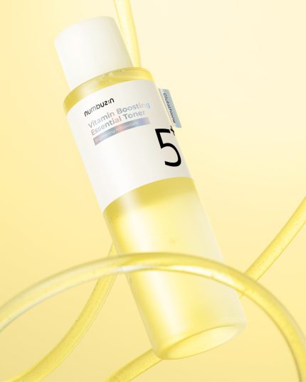 نمای تکمیلی نامبوزین تونر روشن کننده مدل No.5 Vitamin Boosting Essential حجم ۲۰۰ میلی‌لیتر